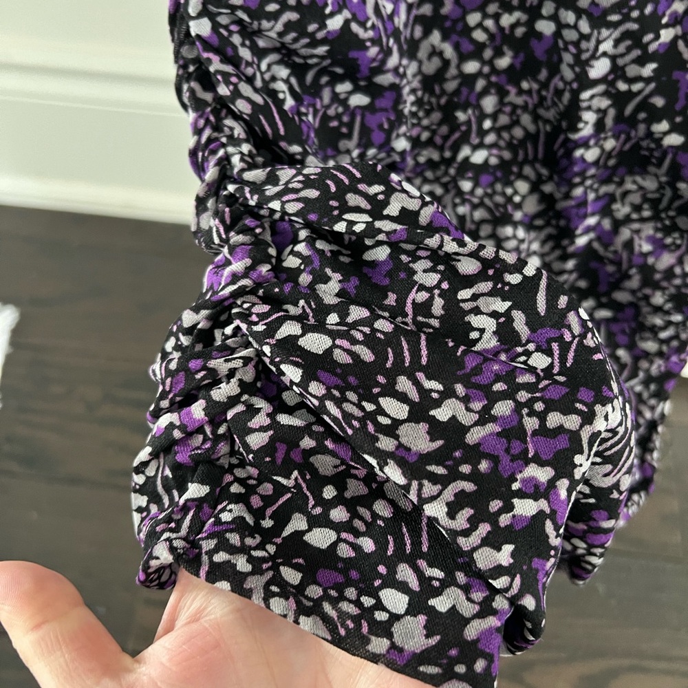 Pretty wrap-style top - Picture 3 of 9